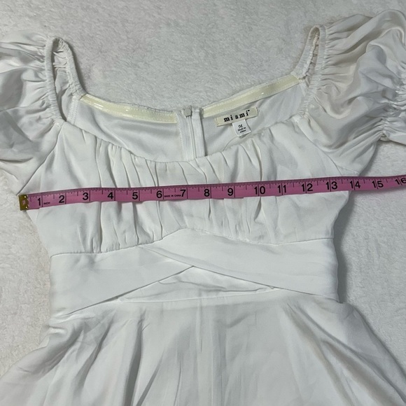 NWT Miami Francesca’s White Satin Tiered Puff Sleeve Romper - Picture 4 of 16